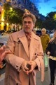 5. Brad Pitt. Becsült nettó vagyon: 400 millió dollár, összes bevétel 2025-ben: 41 millió dollár. A színész továbbra is dominál mind a színészi, mind a produceri területeken. Legutóbbi filmje, az F1, amely az autóversenyzésre összpontosít, világszerte nagy visszhangot keltett.