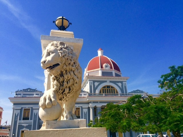 Két lány kalandja Kubában