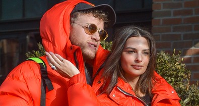 Most már biztos, hogy Emily Ratakowski és pasija a legdivatosabb pár