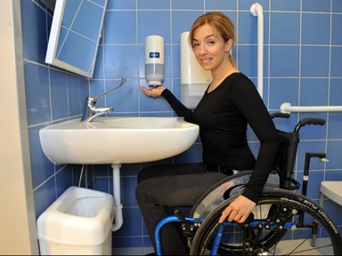 Ilyen problémákkal találkoznak a fogyatékkal élők a vendéglátó helyeken