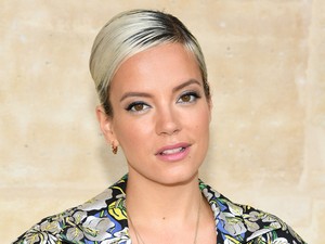 Senki nem hallgatta meg, hogy szexuálisan bántalmazták, Lily Allen is áldozat