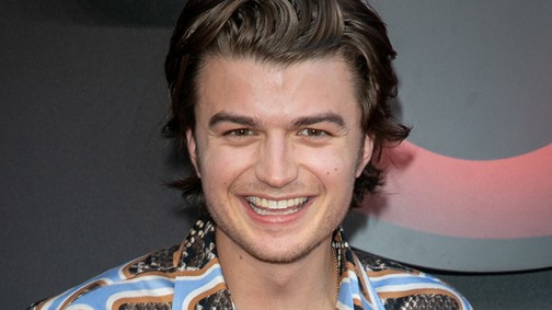 Kérünk 1 perc néma csöndet a Stranger Things sztárjának új bilifrizurája miatt