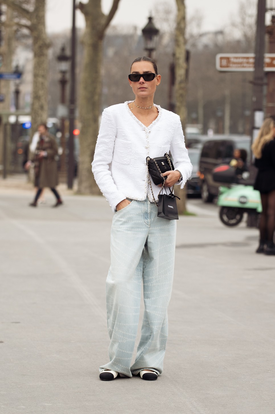 A hatvanas éveket idéző rövid kis blézerek most új reneszánszukat élik