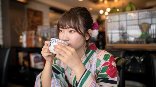 Egy csésze Japán - A japán kávékultúra nyomában a kissatenektől a vízidisznó simogatóig