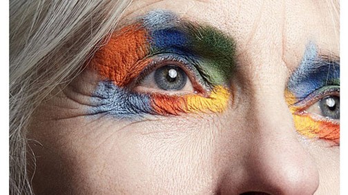 Látnod kell a 65 éves modell gyönyörű divatanyagát!