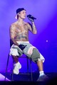 Justin Bieber  több jótékonysági kezdeményezésben vett már részt, például 2020-ban a COVID-19 járvány idején adományozott a First Responders Children's Foundation számára, amely a frontvonalban dolgozók családjait támogatta.