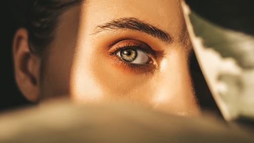 Folyton dörzsölöd a szemed? Ez állhat a háttérben