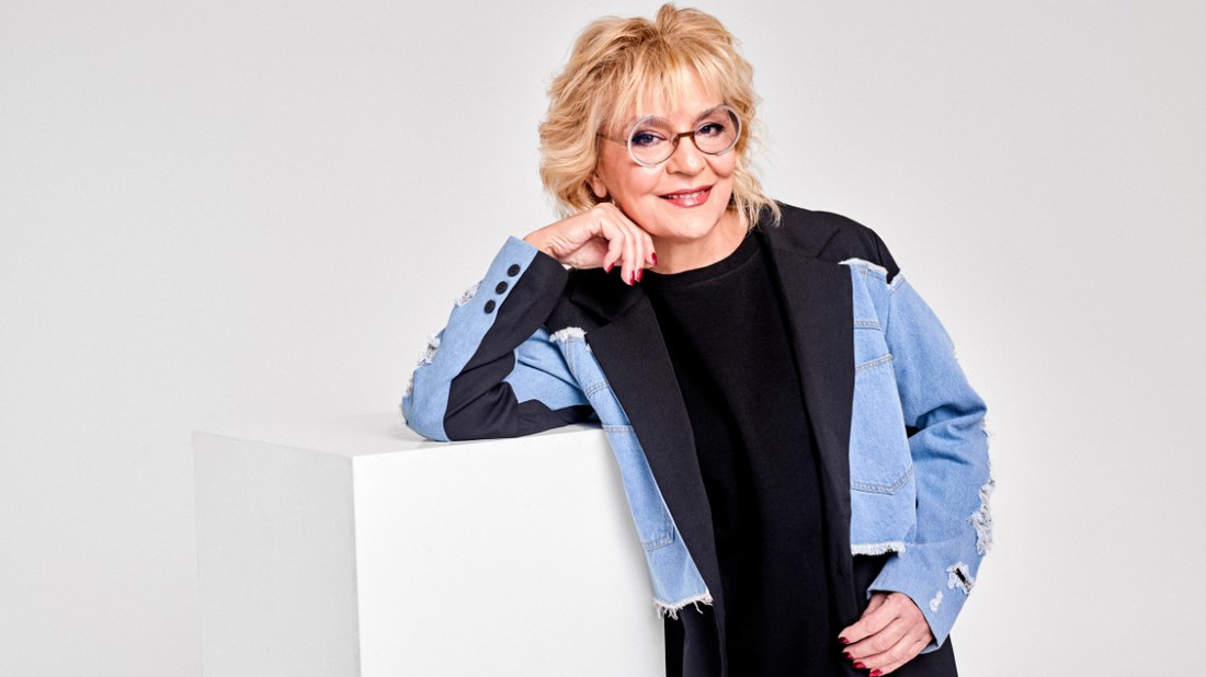 Szily Nóra a televíziózás területén szerzett ismertséget műsorvezetőként és később kiterjesztette tevékenységét a publicisztika és podcast készítés felé.