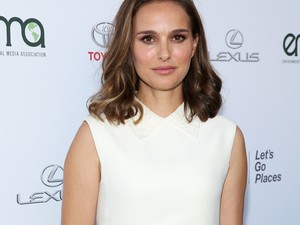 Sokkolóan rövid lett Natalie Portman haja!