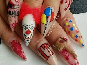 Itt a horrorisztikus AZ manikűr! Nagyon durva!