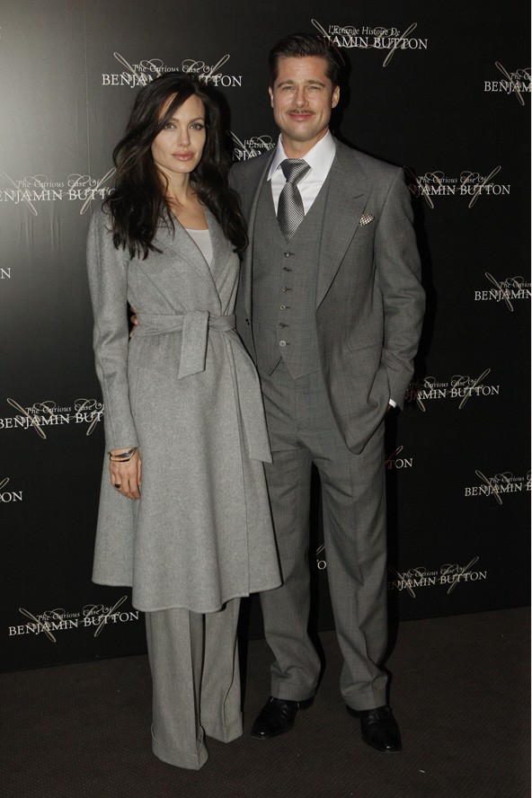 Monokróm összeöltözés Brad Pittel.