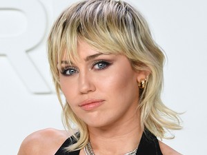 Miley Cyrus elkönyvelheti ezt a szettjét, mint az egyik legszexibb valaha, amit láthattunk rajta