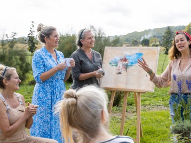 Magyarországon is hódítanak a művészeti terápiák, de hogy jutottunk odáig, hogy ezekben keressük a megoldást életünk problémáira?