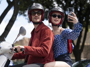 A francia elnök meglepő kijelentést tett: keményen fog harcolni, hogy Emily visszatérjen Párizsba