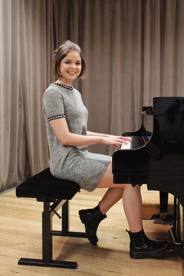 Ezen a héten a tehetséges énekesnő, Nagy Bogi mutatja meg kedvenc ruhadarabjait