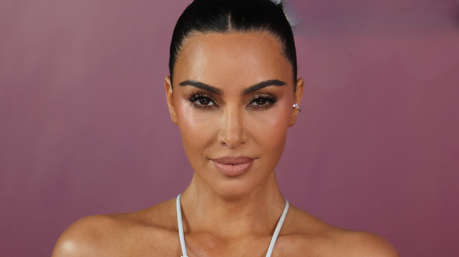 Kim Kardashian merész szettet választott a romantikus vacsorához