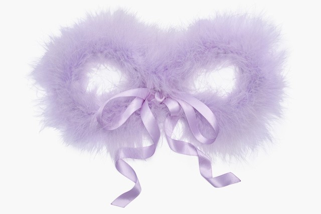 Rihanna bejön a hálószobádba, és ad néhány cuccot, amitől elpirulsz