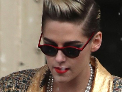 Kristen Stewart igazi rocksztárként érkezett a Chanel bemutatójára