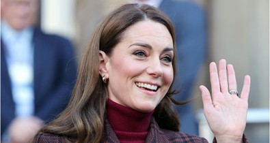 Igen, ez teljesen komoly: ennyibe kerül pontosan Katalin hercegné gyönyörű gyémántgyűrűje, amit Vilmos hercegtől kapott