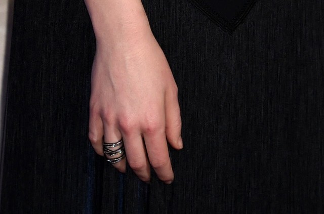 Repossi gyűrűt visel Emma Stone