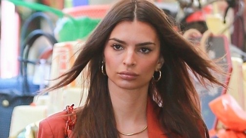 Emily Ratajkowski utálja, hogy mindenki a testével foglalkozik