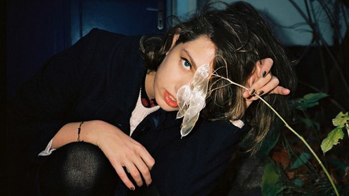 Csak egy szám: Nézd meg Dena vadiúj klipjét