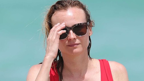 Ilyen dögös Diane Kruger piros, Baywatch fürdőruhában!