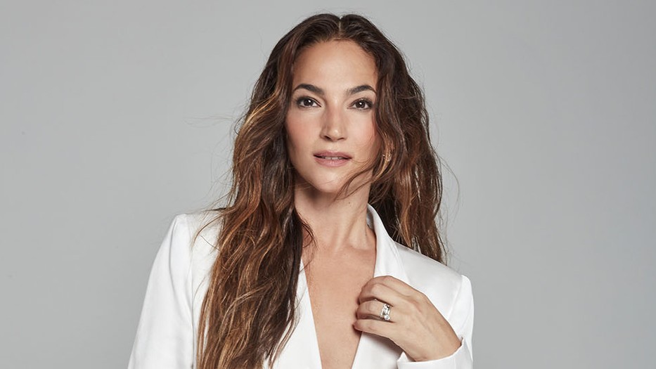 Annoni Zita GLAMOUR 20 digitális címlapinterjú