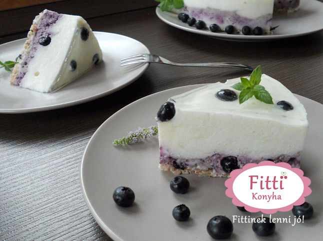 áfonyás joghurttorta