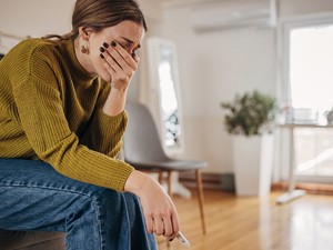 Egy terhesség elvesztése: mi áll a vetélés hátterében?