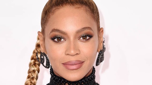 Horror a színpadon: Beyoncé vérző füllel koncertezett