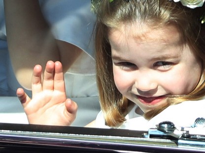 A kis Sarolta hercegnő prüszkölése a legédesebb dolog az esküvőről!