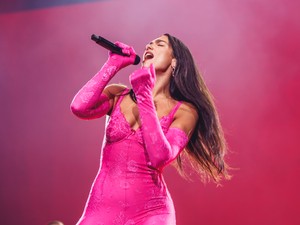 Hódít a rózsaszín haj - Dua Lipa is odavan érte