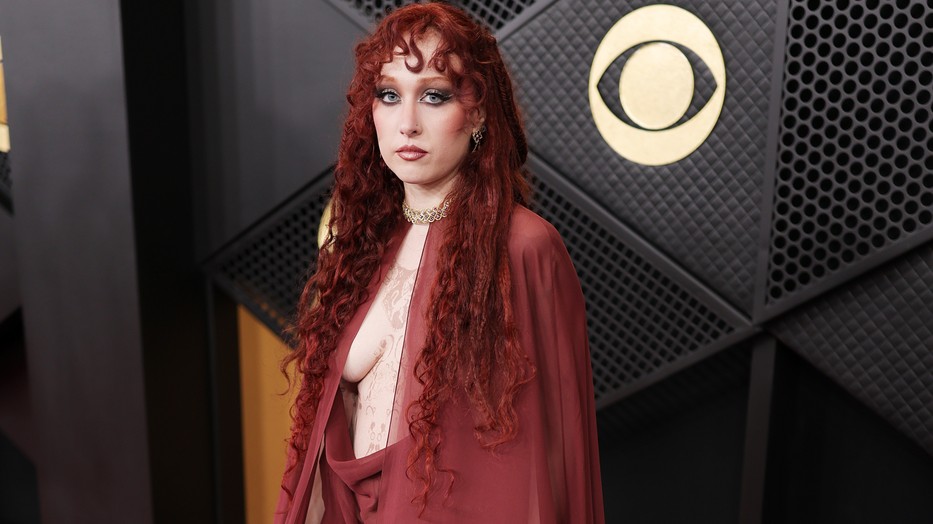 Chappell Roan hű maradt magához, és egy teátrális Mugler meztelenruhában jelent meg a Grammy vörös szőnyegén, ami, ha lehet, izgalmas és explicit értelmezése volt a műfajnak...