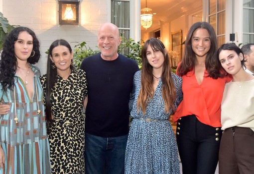 8 csodaszép fotó a Bruce Willis és Demi Moore párosról, ami tökéletesen bizonyítja, hogy a szeretetnek nincsenek határai