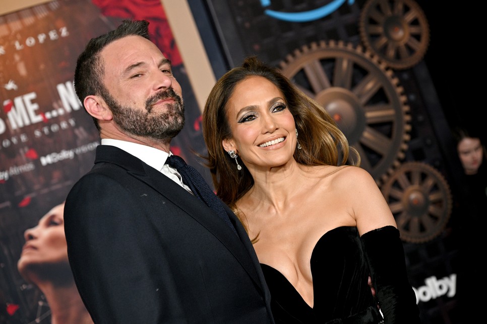 Ben Affleck és Jennifer Lopez a This Is Me... Now: A Love Story című mozi premierjén idén februárban
