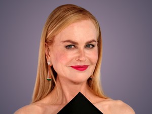 Az 57 éves Nicole Kidman bevállalta a meztelenruhát, hatalmas feltűnést keltett a vörös szőnyegen