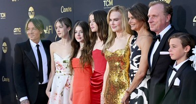 Igen, ez az álomszép fiatal nő Nicole Kidman lánya, aki ellopta a show-t a párizsi divathéten