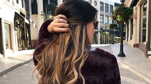 Az Instagramon imádják a tigrisszem színű hajat