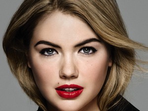 Kate Upton tökéletesre sminkelve