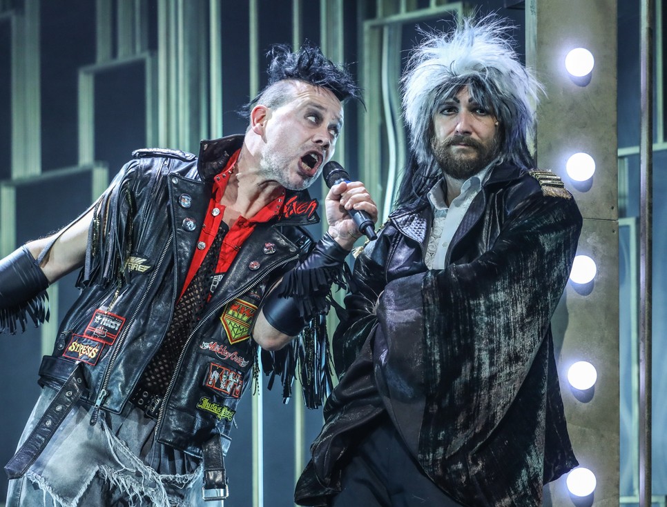 A nyúl füle című színdarab az Örkény színházban