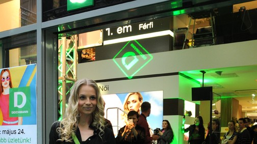 Lakatos Márk dalra fakadt a Deichmann üzletnyitóján