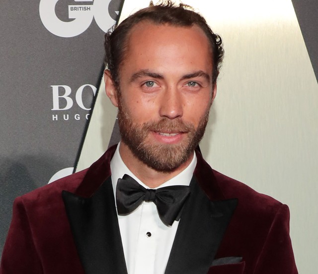 Kate Middleton jóképű öccse kutyusával érkezett a vörös szőnyegre, és ez a legcukibb dolog ma