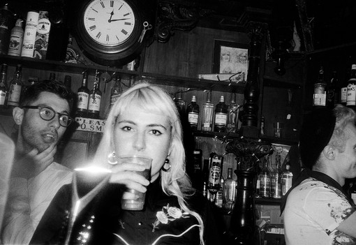 Fotózott a Vogue-nak és a Diornak, most édesapjával nyílik közös kiállítása a világhírű magyar fotósnak