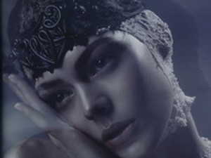 Rajzák Kinga szűzies tavasza