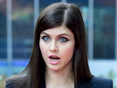 Melltartó nélkül érkezett a Baywatch új kebelcsodája