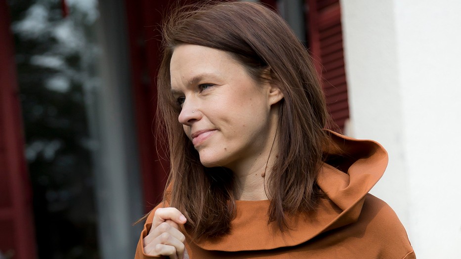 Ruha vagy pulcsi? Döntsd el te mit visel Kálmán Melinda