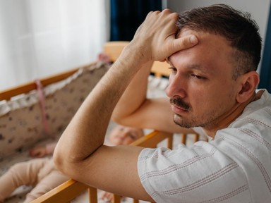 Nem csak a nőket érinti, minden tizedik apa küzd gyermekágyi depresszióval