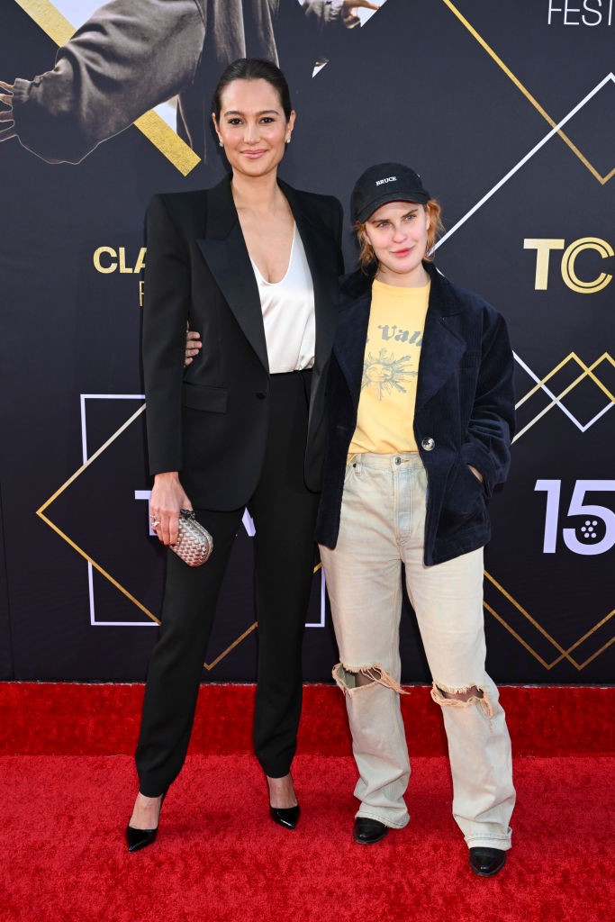 Emma Heming Willis és Tallulah Willis a vörös szőnyegen