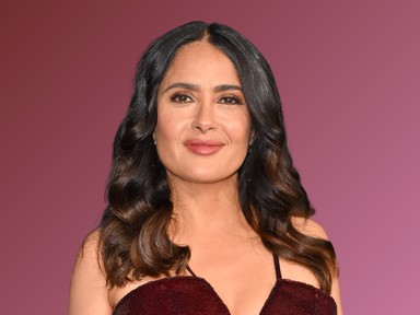 Salma Hayek a világ legszebb nagymamája, fotókon mutatta be az unokáját